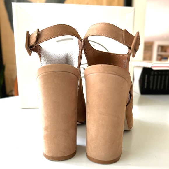 Steve Madden Callvin Peep Toe Sandal - Picture 8 of 10